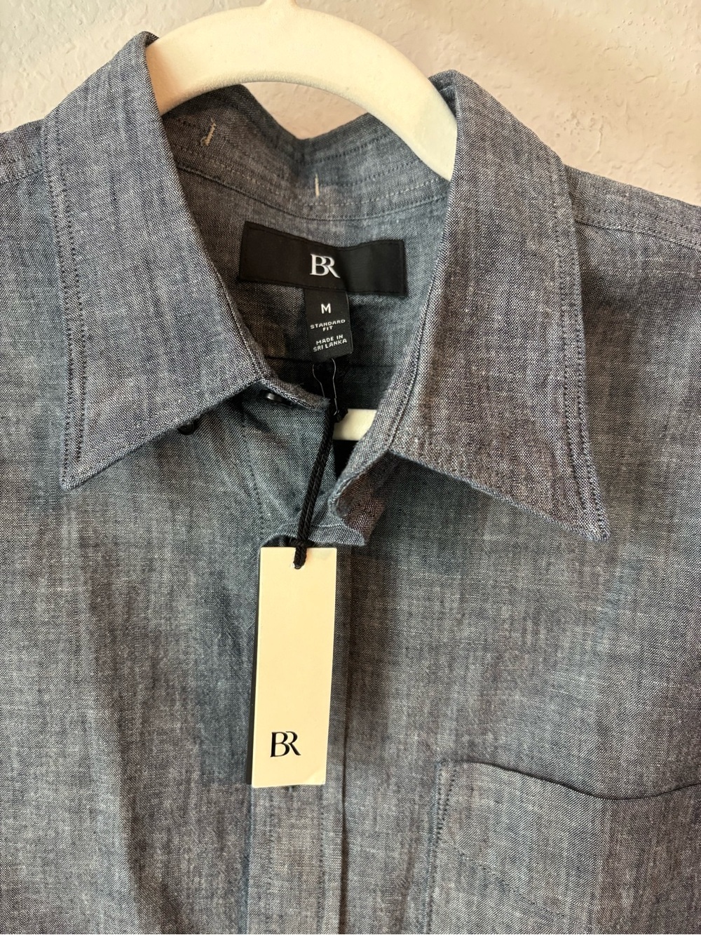 NWT Banana Republic Standard-Fit Chambray Cotton Long Sleeve Button-down Size M - Picture 8 of 9